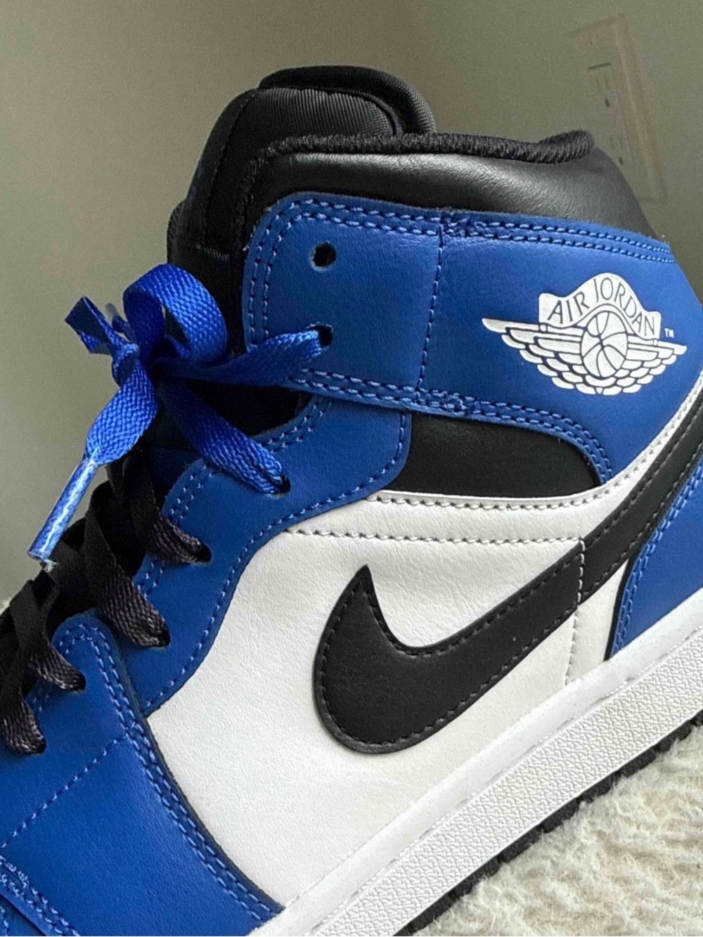 Air Jordan 1 Mid Game Royal